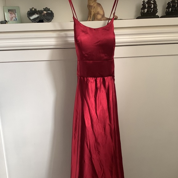 Size 12, burgundy, satin, pockets - Picture 2 of 4